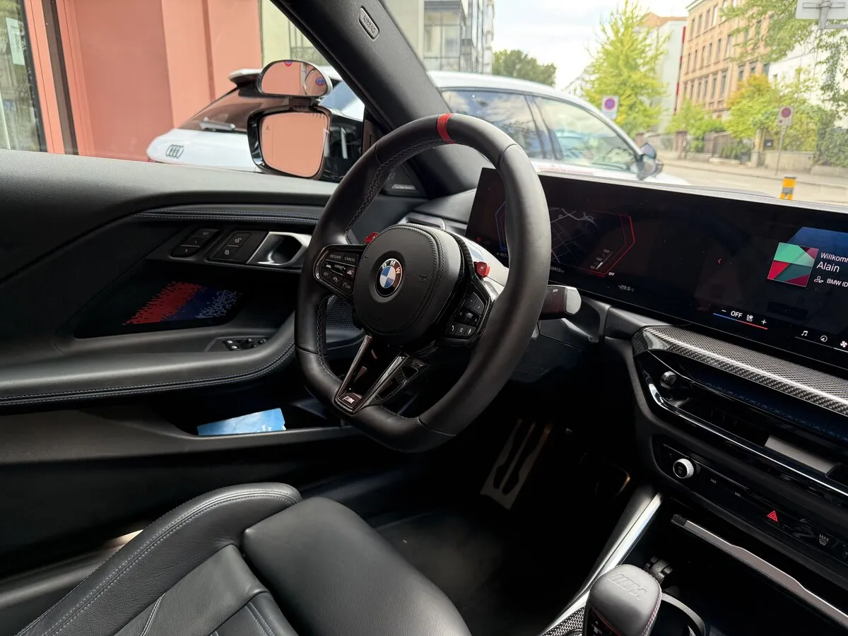 Innenraum des BMW M2 von Alain Grogg mit Automat