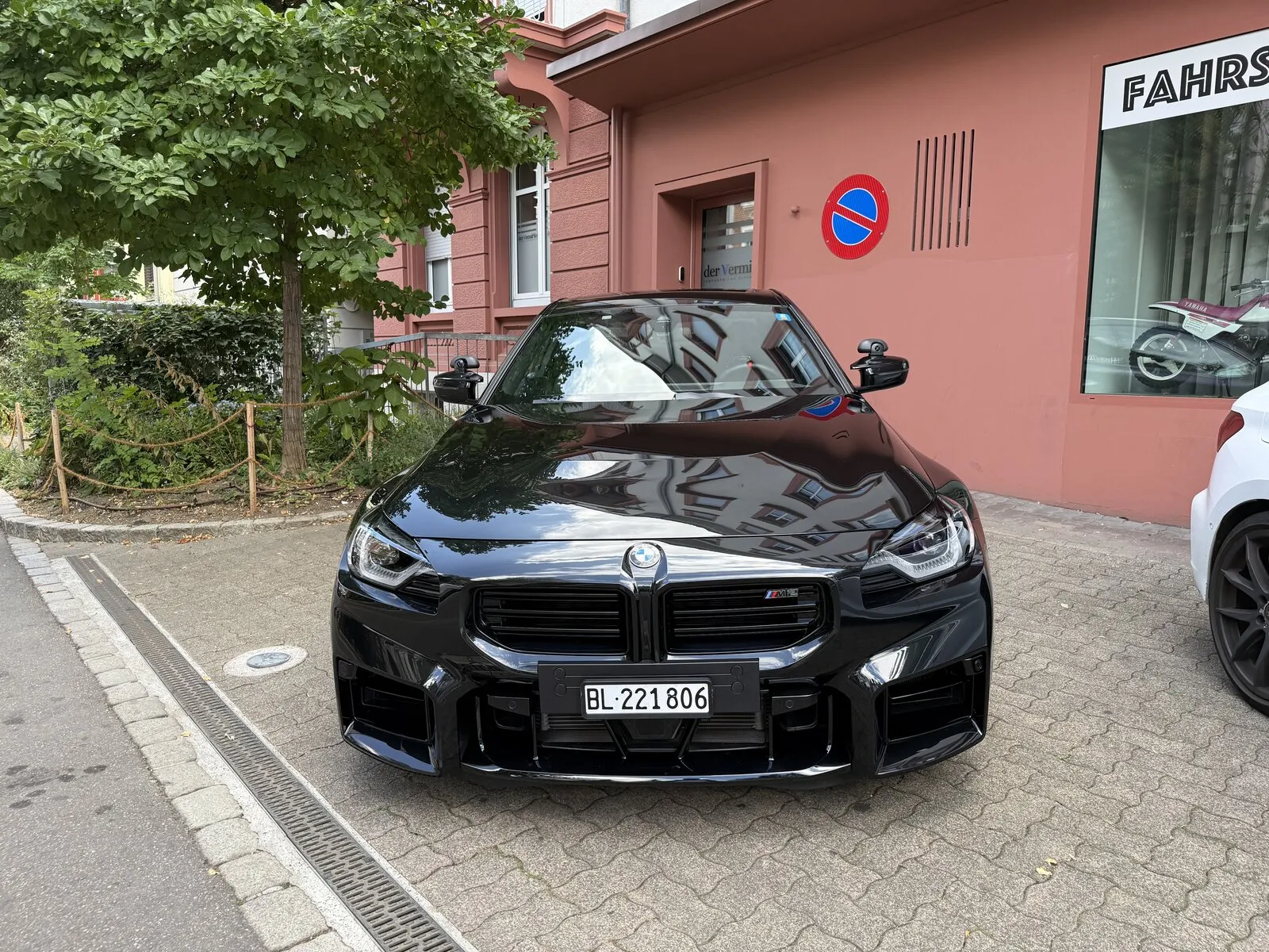 BMW M2 von Alain Grogg, Fahrschulauto mit Automat